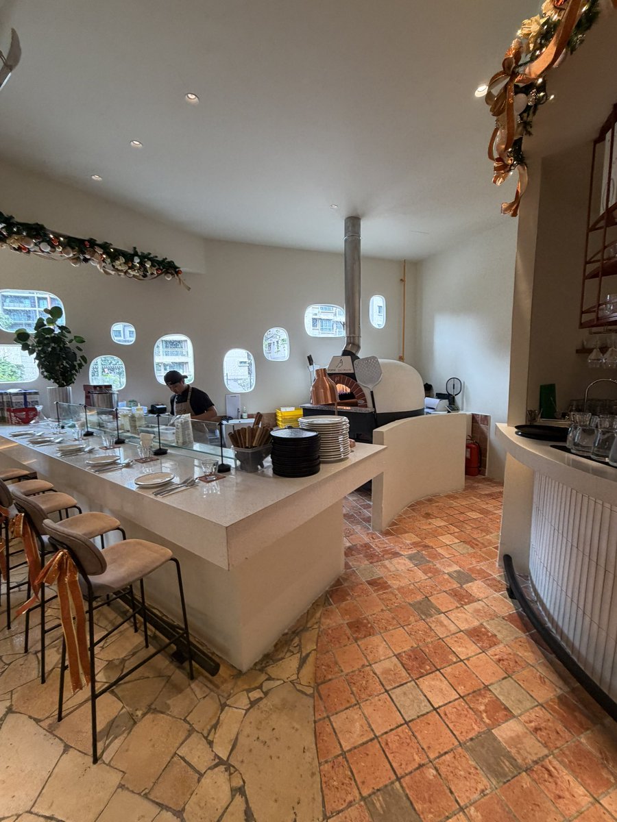 tekito_tekito_7's tweet photo. モンキアラらしからぬ店舗のイタリアンBACIOは美味しいお店でした。
隣のAsian Tavern Restaurantも良さそうだった。後三店舗スペースがあるので全部埋まったら楽しくて美味しい場所になりそう。 https://t.co/C3Ku9zngBF