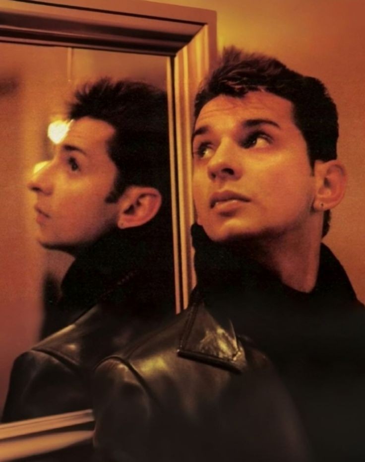 Daily Dave Gahan tweet media