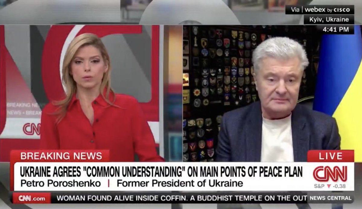 poroshenko's tweet image. Для путіна мирні переговори — це ще одна форма війни. Він планує затягувати нескінченну балаканину про так звані «деталі мирного плану». Це спосіб поведінки путіна. Він — військовий злочинець та вбивця. Тому чим сильнішими будуть Сполучені Штати, Європа, НАТО й Україна, тим…