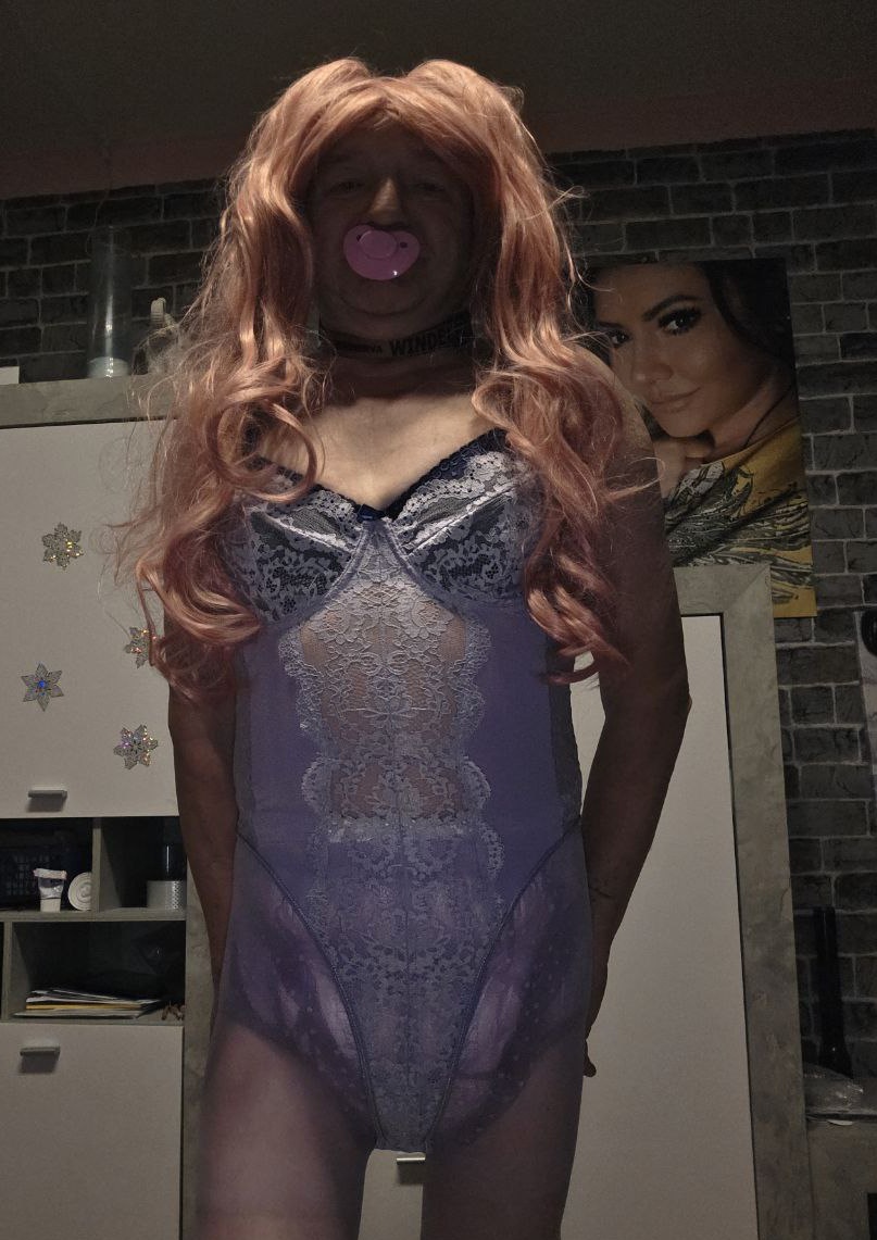 Die kleinen  Windelmädchen/Sklave sind sehr sensibel. 
Sie müssen  liebevoll, konsequent , erzogen werden.
Jedes braucht andere Dinge, Lebensmittel, Windeln , Anziehsachen 
oder auch Erziehung.