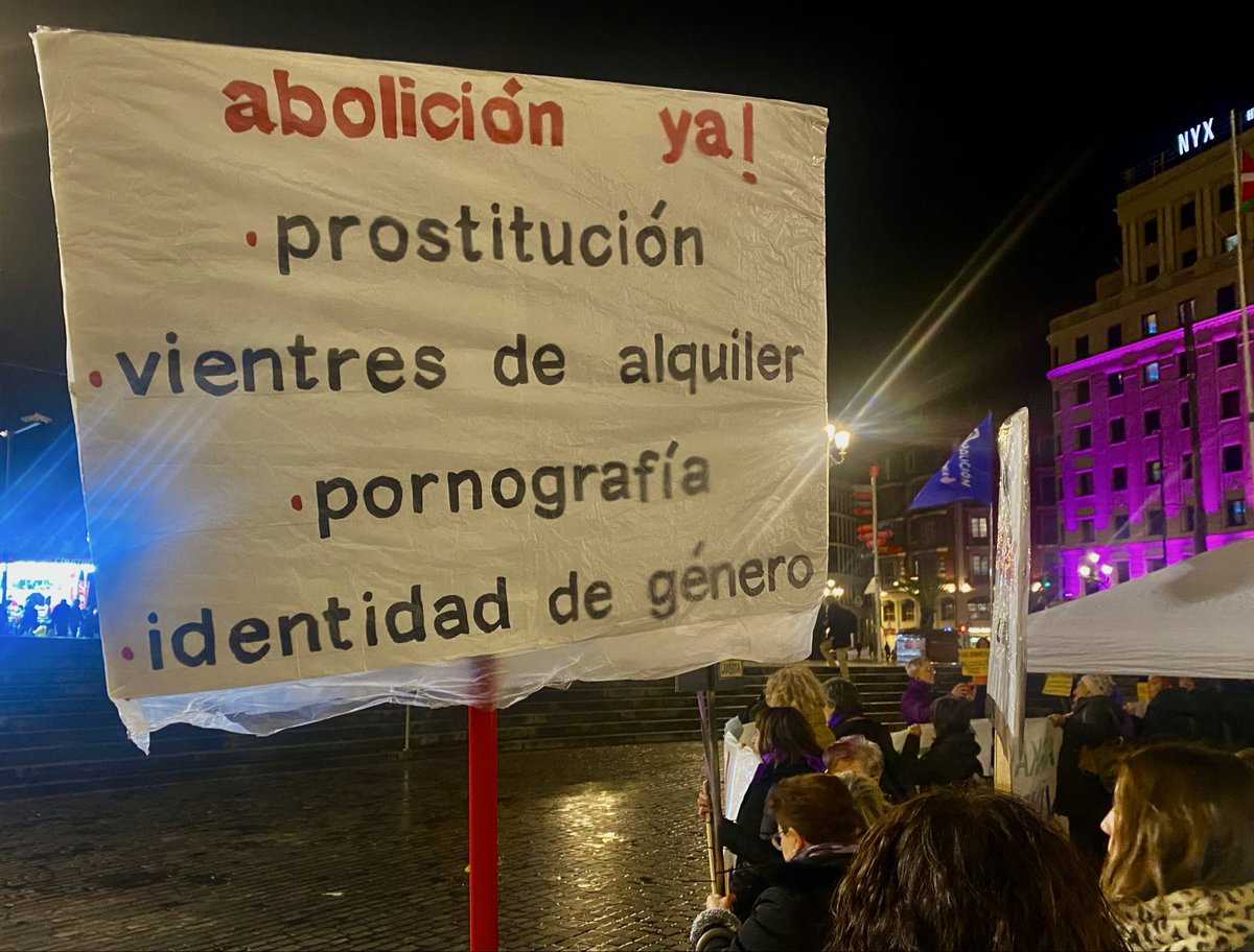 #25N Día Internacional para la Eliminación de la Violencia contra las Mujeres. #Bilbon <a href="/BFErradikalak/">Bizkaiko Feminista Erradikalak</a> <a href="/CLanbroa/">Colectivo Feminista Lanbroa</a>