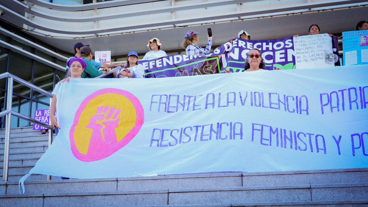 Bloque_RP's tweet image. ¡Frente a la violencia patriarcal, Resistencia Feminista! ✊🏾♀️

Junto a las organizaciones feministas y otras que integran el BRP, nos concentramos en el centro histórico de San Salvador este 25 de noviembre - Día Internacional de la Eliminación de la Violencia contra las Mujeres