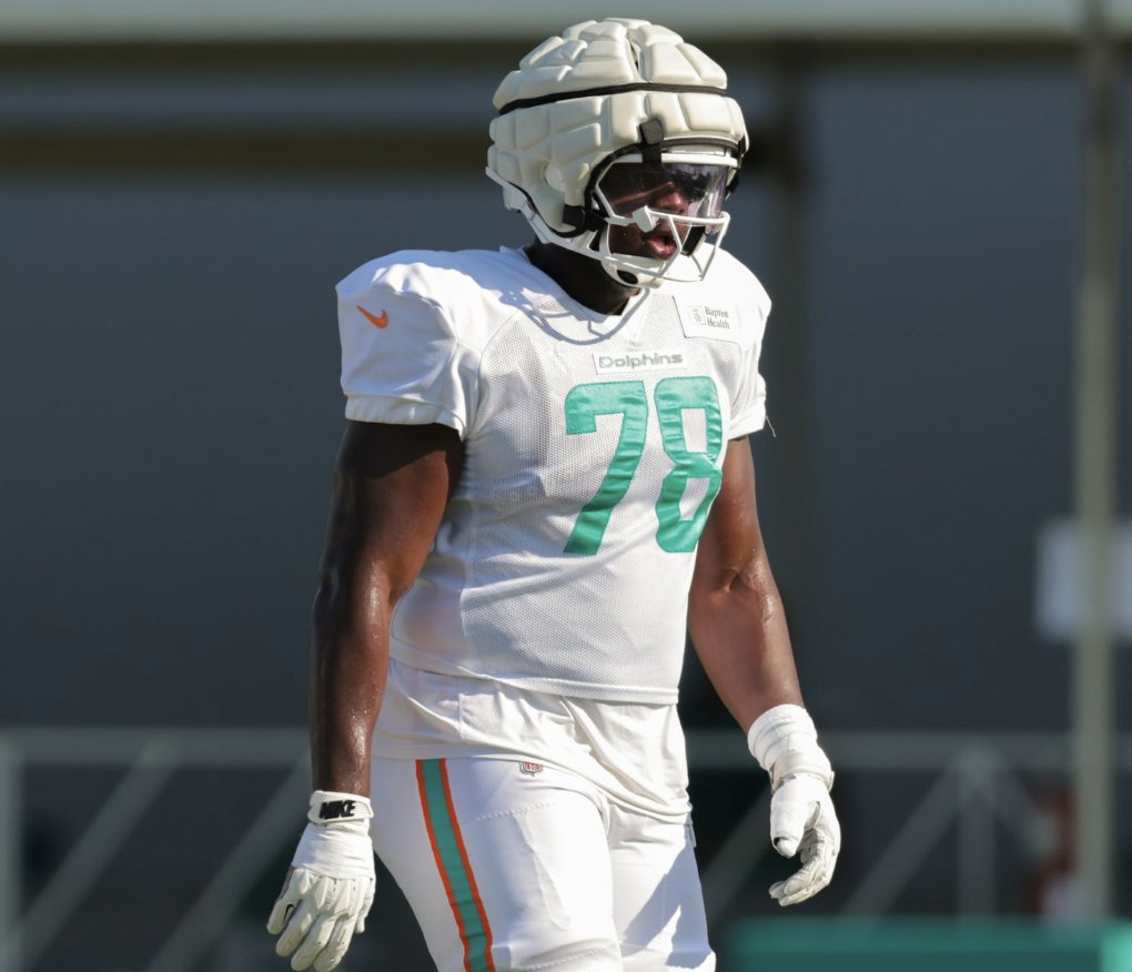 KyleCrabbs's tweet image. The question we're all asking about James Daniels and the Dolphins probably needs a different focus as we reach December. 

🔗⏬