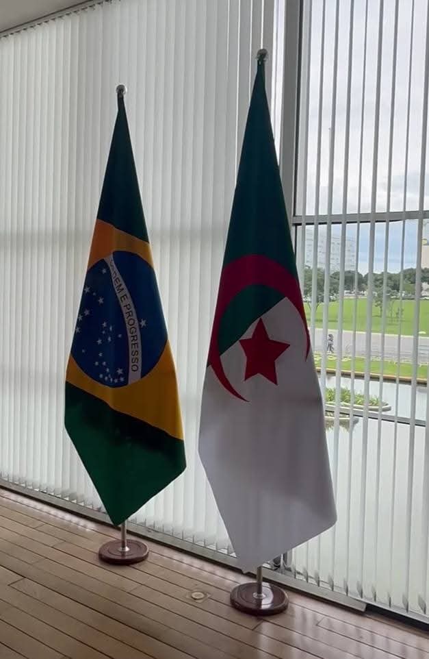 Algeria_MFA's tweet image. ترأس الأمين العام لوزارة الشؤون الخارجية، السيد لوناس مقرمان، اليوم الثلاثاء 25 نوفمبر 2025، ببرازيليا، مع نظيرته البرازيلية، السيدة لورا دا روشا، أشغال الدورة السادسة للمشاورات السياسية الجزائرية البرازيلية.
🇩🇿 🇧🇷