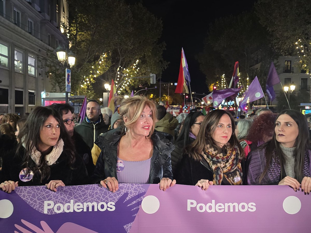 CambrolleMar's tweet image. 🟣 Ante la ola reaccionaria, ante el ataque a los avances feministas con la amenaza de Feijóo de derogar la ley del Solo sí es sí 
👇👇
EL FEMINISMO SI NOS PROTEGERÁ ✊🏾
Este #25N Plantamos cara al machismo y al fascismo!!