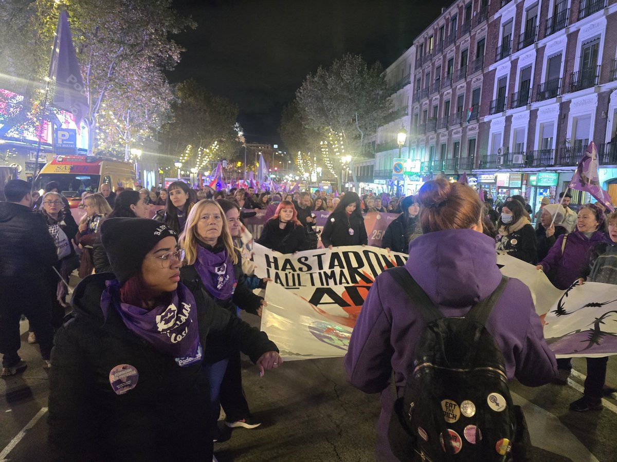 CambrolleMar's tweet image. 🟣 Ante la ola reaccionaria, ante el ataque a los avances feministas con la amenaza de Feijóo de derogar la ley del Solo sí es sí 
👇👇
EL FEMINISMO SI NOS PROTEGERÁ ✊🏾
Este #25N Plantamos cara al machismo y al fascismo!!