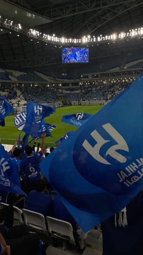 #الهلال_الشرطة 

ملأتَ عيني فما تسمو إلى أحدٍ
 وقد أحبّكَ قلبي فوق ما قدرَ .💙

              #مساء_الزعيم✨🌟✨✨💙💙