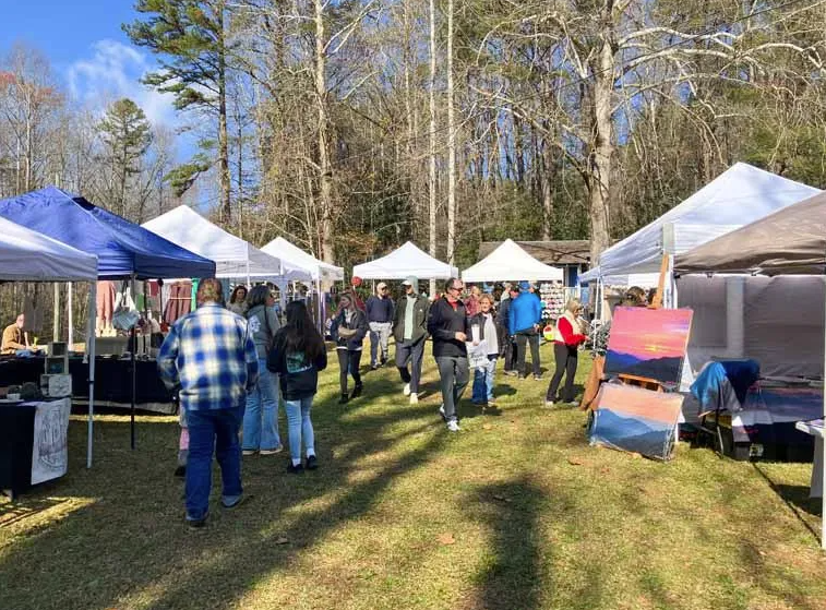 JohnLDinos's tweet photo. Get into the holiday festivities by coming out to the Bleu Canoe Holiday Art Market. Check out all the local vendors who are bringing along some amazing creations.👉https://t.co/sa2kMhYVB4 

📸 https://t.co/orUSzG4jsb

#localbusiness #localfood #localartists #shoplocal https://t.co/9JuVvSeCVL
