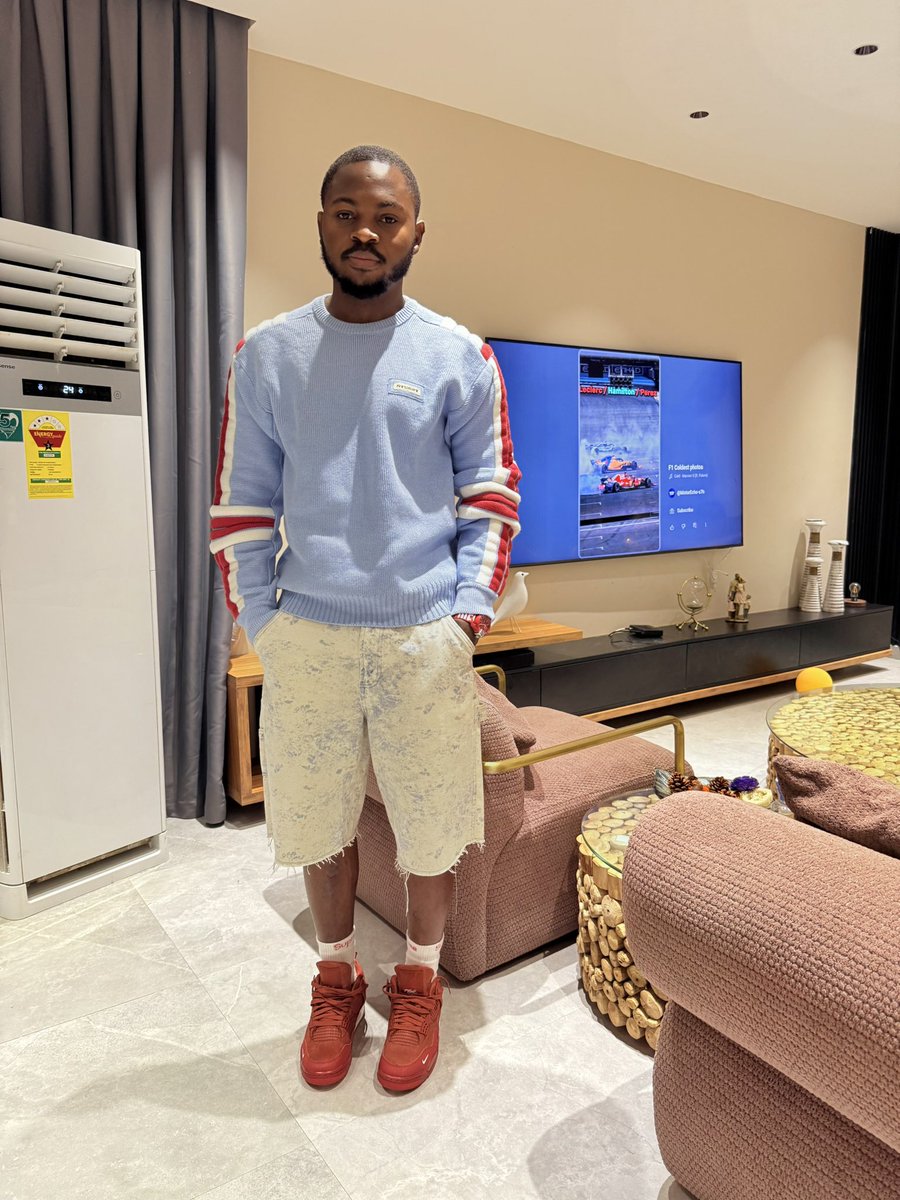 salmanfaaris1's tweet image. Red Js on, city vibes strong &amp;amp;  fashion talkin’ louder 

Pictures for X 🤷‍♂️