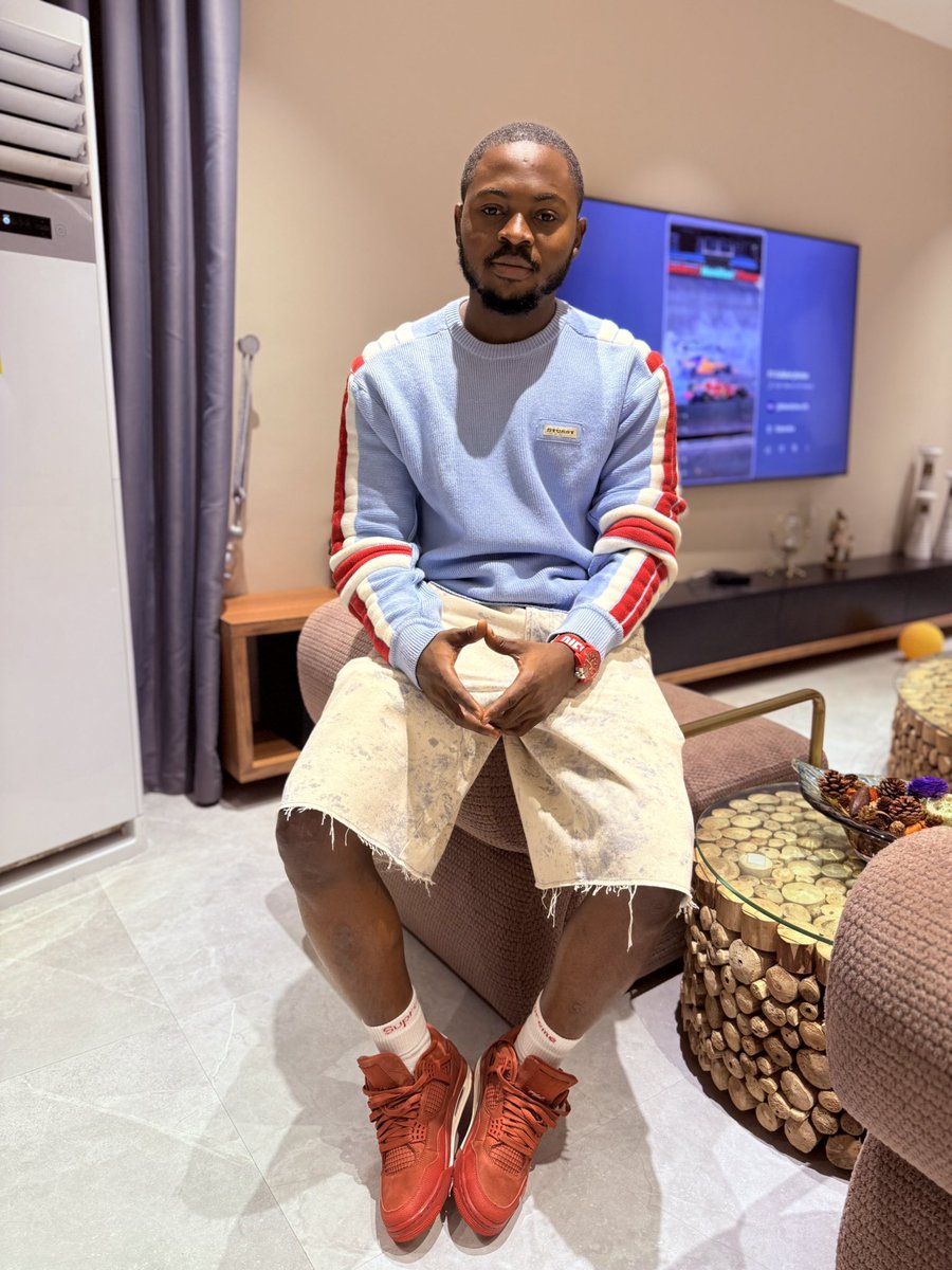 salmanfaaris1's tweet image. Red Js on, city vibes strong &amp;amp;  fashion talkin’ louder 

Pictures for X 🤷‍♂️