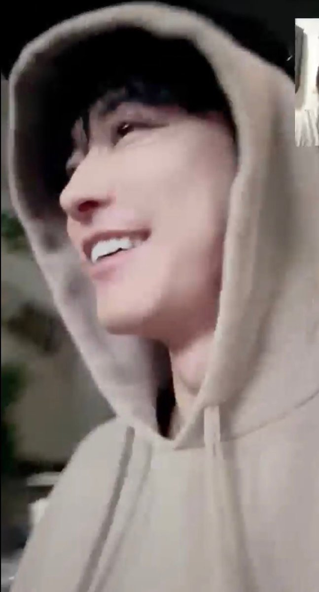 TeamABC0127JDA's tweet image. 汚くて哀れな世界なんてどうでもいい

健さんや私たちがいるのは優しい世界

健さんが笑顔でいられるように

私は笑顔でいたい

健さんが大好きです♡

#佐藤健