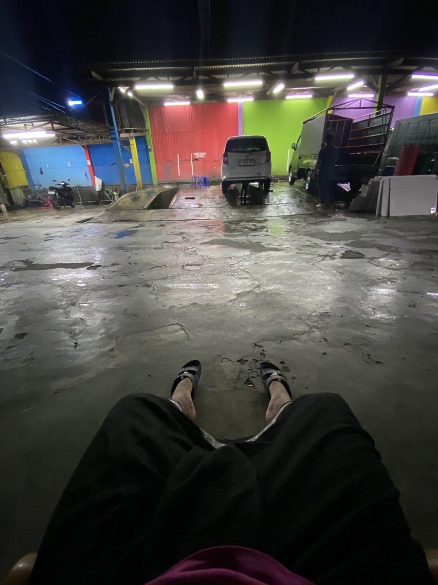 mekdipnaspesial's tweet image. ngantuk tp hrs cuci mtr dlu :,)