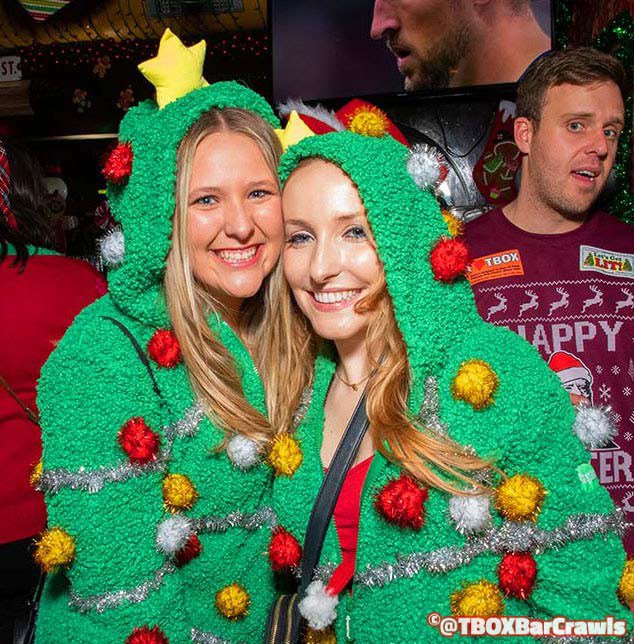 TBOXBarCrawls's tweet image. #TBOX prices go up WEDNESDAY NITE - get the best deal today on the funnest day of the year! 

tboxcrawl.com 

December 13 #Wrigleyville #Chicago #12Barsofxmas #barcrawl  #chicagoevents