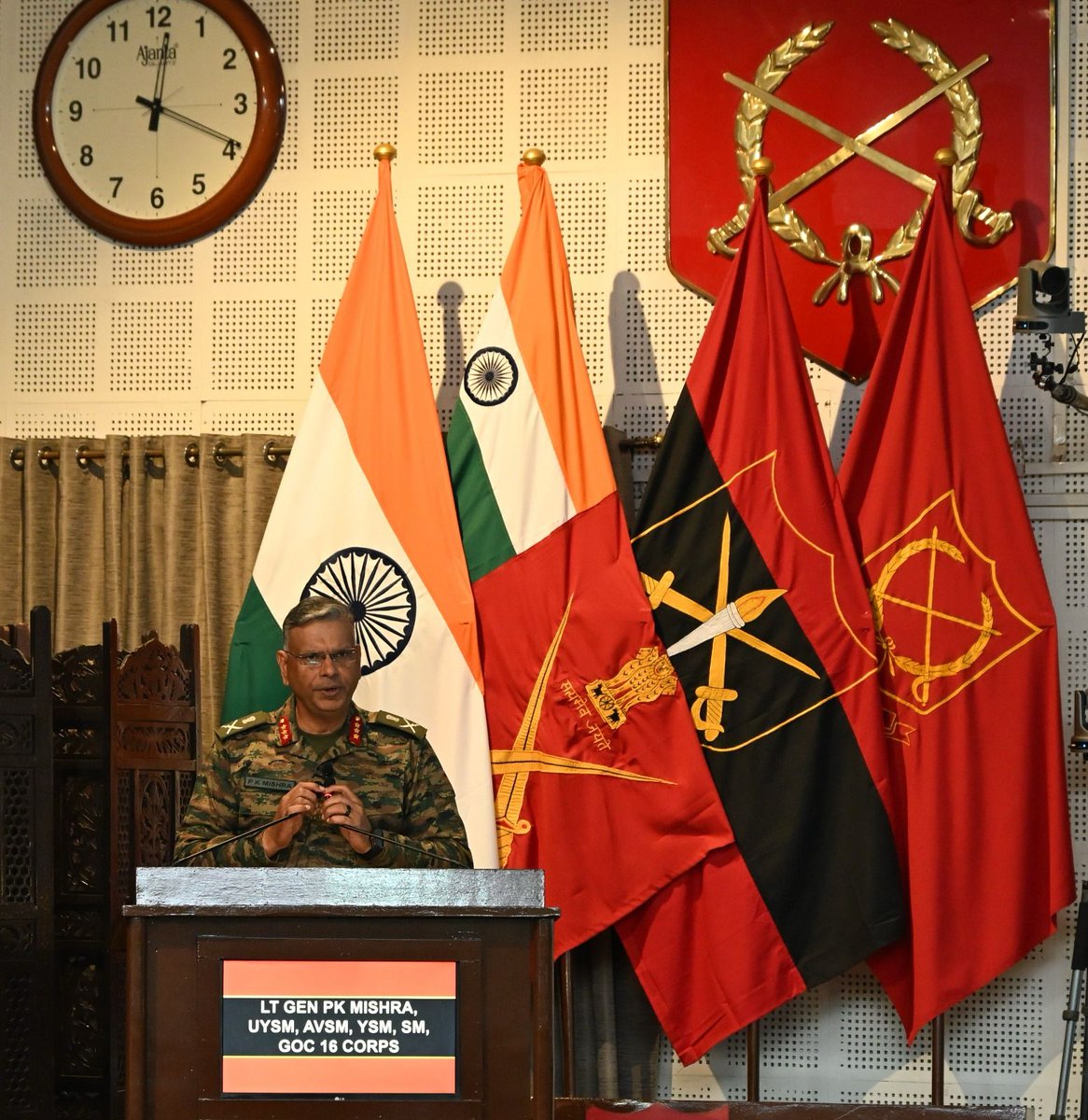 ia_awc's tweet image. Day 2 #DSS2025 #AWC Legacy thinking won&apos;t cut it! #IA embracing Disruptive Technologies, MDO &amp;amp; Atmanirbharta to stay ahead. Adapt &amp;amp; innovate - the future belongs to those who shape it first @adgpi @artrac_ia @SpokespersonMoD #FutureWarfare