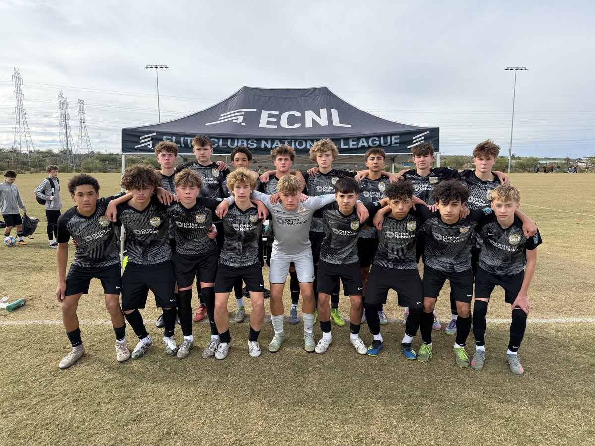 armandgar17's tweet image. Proud of 2010 ECNL &amp;amp; how they’re performing. They’ve all aligned towards our shared framework, allowing them to collectively solve &amp;amp; recognize problems. 

1st in the North of the Heartland Conference &amp;amp; 1 win &amp;amp; 1 draw in PHX. 

Best part is seeing them be empowering teammates.
