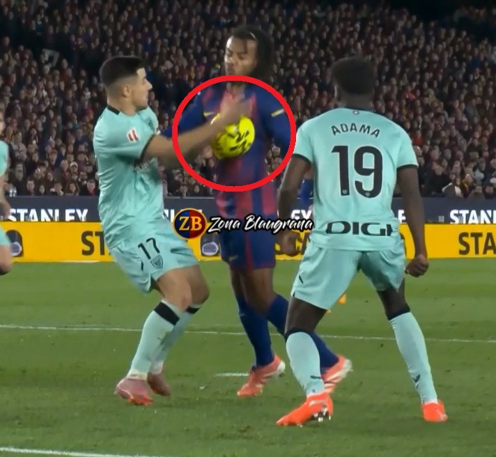 <a href="/rfef/">RFEF</a> <a href="/CTARFEF/">CTA</a> ▫️ Gol ilegal para el Madrid, falta de Vinícius a Iñaki Peña.
▫️ Gol ilegal para el Madrid, mano de Bellingham.
▫️ Gol legal anulado a Pajor por mano inexistente ante el Madrid.
▫️ Penalti a favor del Barça no señalado, mano de Yuri.

MAFIA‼️