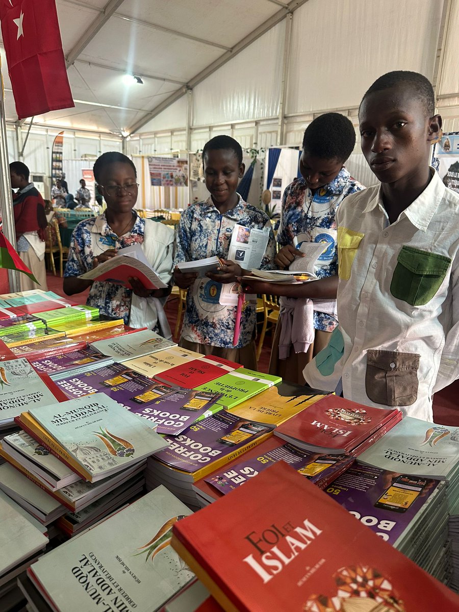 gofreebooks's tweet image. Gofreebooks team at the book fair in BURKİNO FASO 🇧🇫🇹🇷📚

#go #free #books #gofreebooks #team #at #the #book #fair #in #burkina #faso #burkinafaso #Africa #burkina