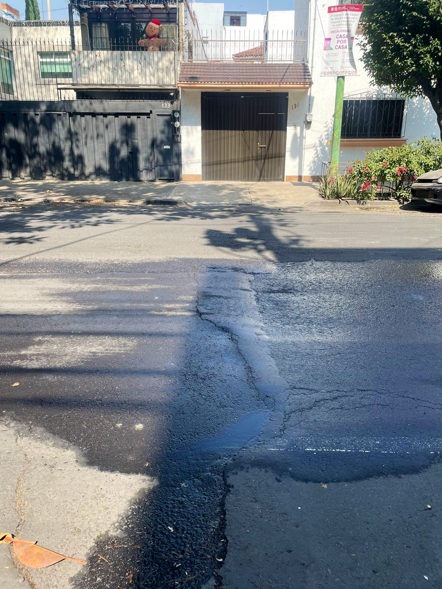 PoderCiudadTV's tweet image. vecinos de la colonia @AlamosCDMX @LaPostalDF reportan #FugaDeAgua

Atención @SEGIAGUA frente a av. Correspondencia #131 col. Alamos @BJAlcaldia desde el viernes se ha reportado esta fuga sin su atención 

@ClaraBrugadaM @LuisMendozaBJ @SGIRPC_CDMX @AccionesBJ