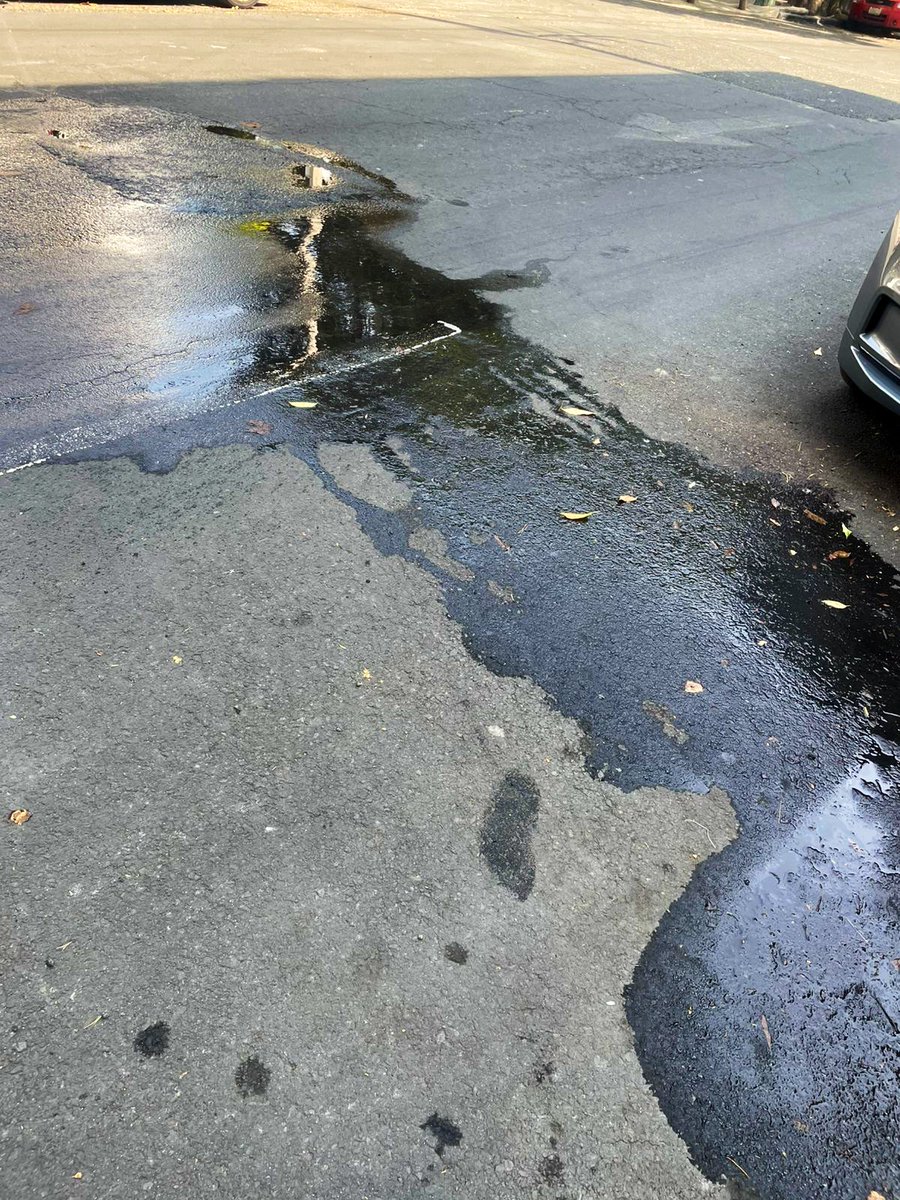 PoderCiudadTV's tweet image. vecinos de la colonia @AlamosCDMX @LaPostalDF reportan #FugaDeAgua

Atención @SEGIAGUA frente a av. Correspondencia #131 col. Alamos @BJAlcaldia desde el viernes se ha reportado esta fuga sin su atención 

@ClaraBrugadaM @LuisMendozaBJ @SGIRPC_CDMX @AccionesBJ