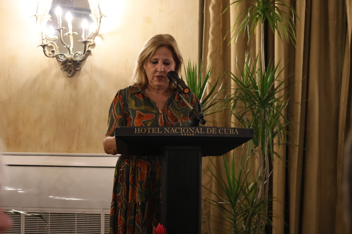 🗣️| "Hoy, a 9 años de la partida física de nuestro Cdte. en Jefe Fidel Castro, este encuentro es un paso gigante de continuidad a aquellos primeros diálogos de 1978, en el que él soñó con romper muros y tender puentes entre la Patria y sus hijos que viven en otras latitudes."