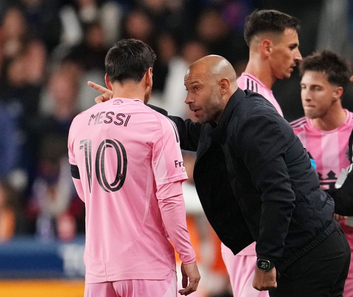 Crackbol10's tweet image. Cuanto confías es Messi y Mascherano de cara a la final de conferencia??? 🤩