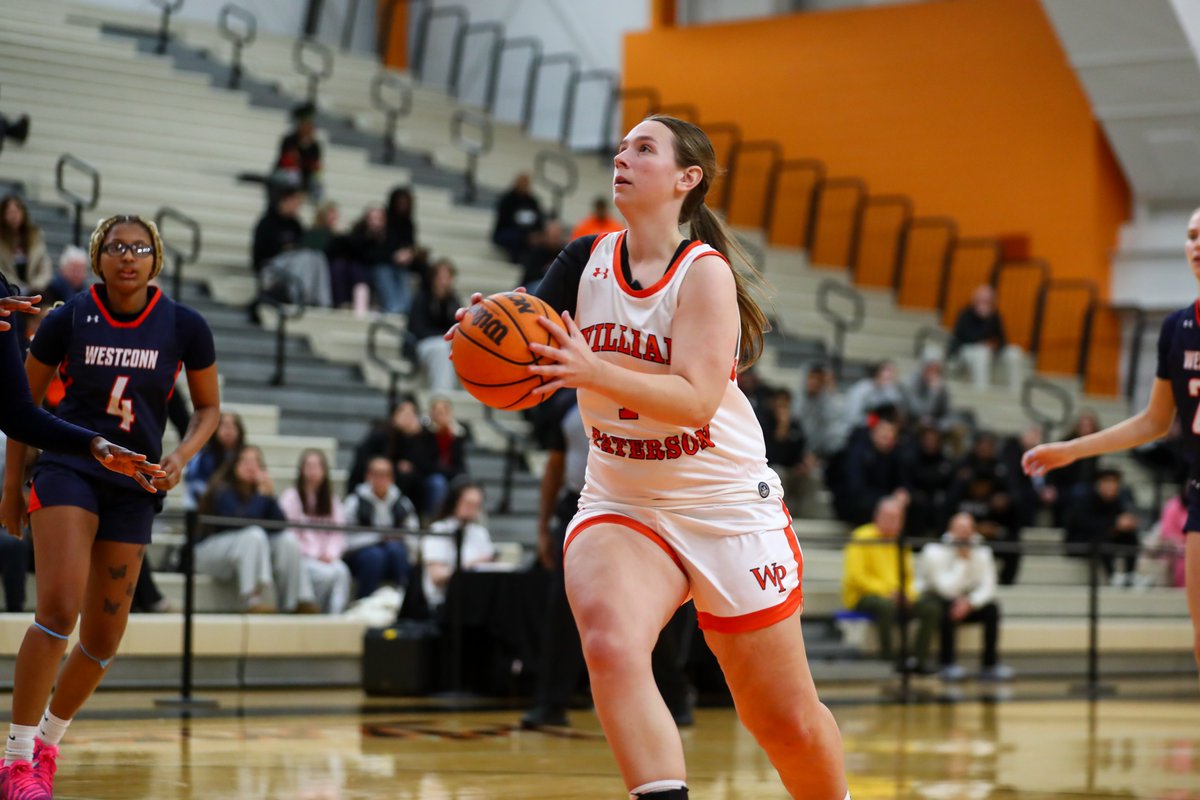A career-high 35-point performance from senior Renee Wells powered #WPUWBB to a 64-54 win at The College of New Jersey to open conference play! #wpunj #d3hoops 

🗞️ tinyurl.com/yayyhv7u