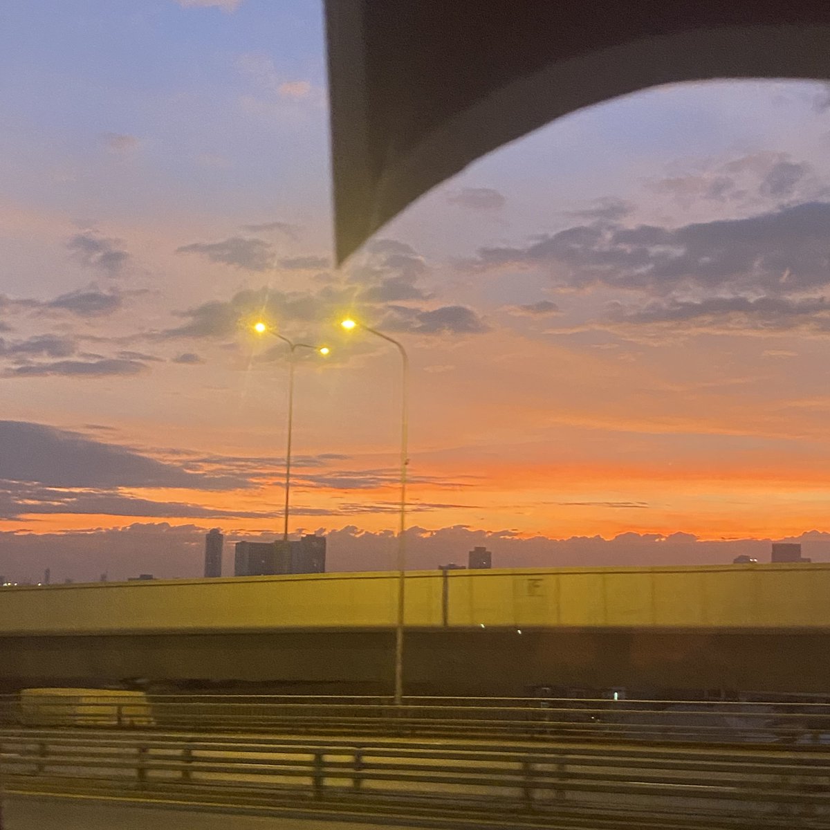 ✨อรุณหนึบหนับ✨
เช้าๆแบบนี้แสงแดดสวยมาก ขอให้เป็นวันที่สดใสของทุกคนนะคะ อย่าลืมเต็มพลังด้วยการกินของอร่อยๆด้วยน๊า 
#sky_aikon