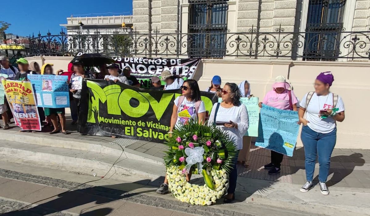 ysuca91siete's tweet image. #EliminaciónDeViolencia| Marisela Ramírez, del BRP explicó que la muerte de Jessica Solís  es un caso simbólico en esta conmemoración del Día Internacional de la  Eliminación de la Violencia contra la Mujer, debido a una serie de  irregularidades que rodean su muerte.
🔗Lea más:…