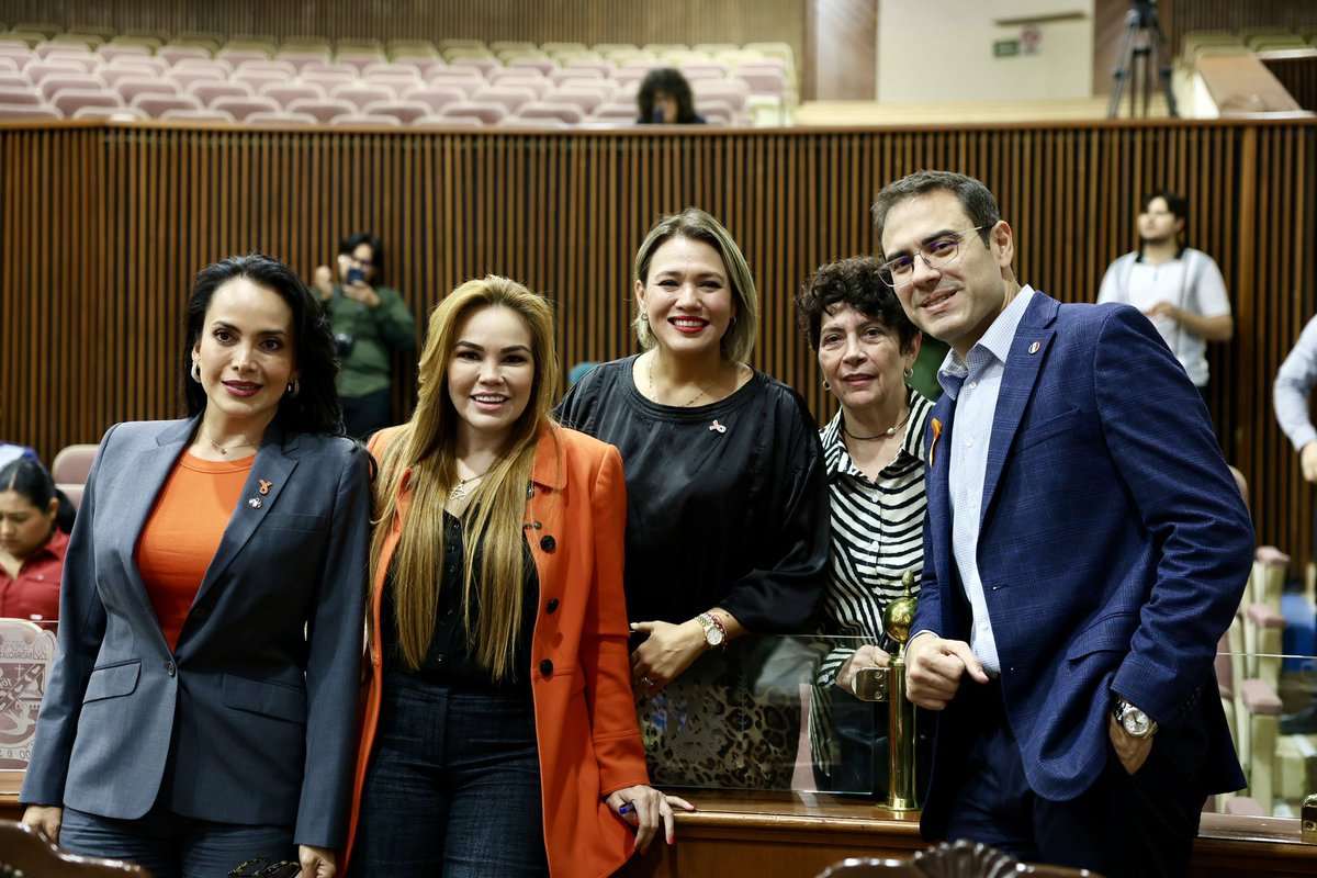 Hoy nos aprobaron 2 iniciativas propuestas por el GPPRI:

Código Mariposa: Busca aplicar protocolos obligatorios de trato digno en situaciones de muerte fetal y perinatal.

Reforma de Ley del Gobierno Mpal. Para que los cabildos trabajen más en garantizar la igualdad sustantiva.