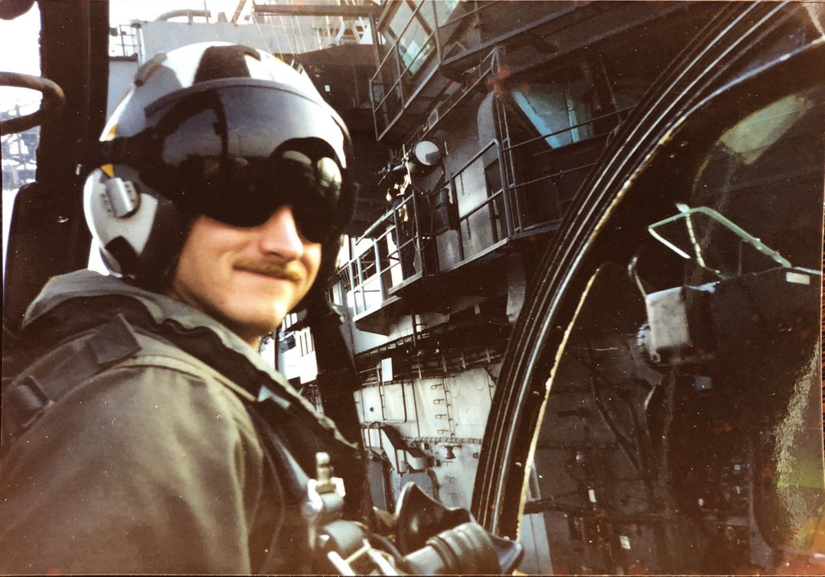 CaptMarkKelly's tweet image. Like so many members of our military, serving this country changed my life. The Navy gave me opportunities I wouldn&apos;t dream of and taught me lessons I&apos;ll never forget. I&apos;m grateful for everything our nation has given me, and I&apos;ll always do everything I can to give back to it.