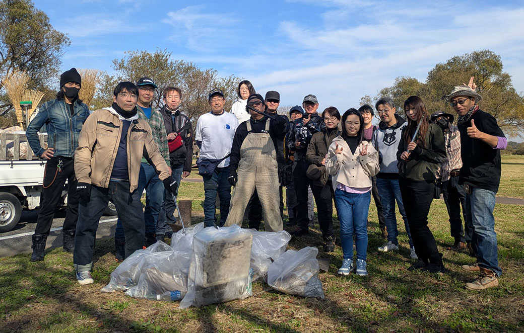 Abiko_city's tweet photo. 【利根川ゆうゆう公園の清掃ボランティア活動】
11月24日(月)、バイク関連のSNSを通じて集まった18名により、行っていただきました。

多くのゴミを回収していただき、心より感謝申し上げます。

利用者の皆様には、今後も公園利用マナーへのご協力をお願いいたします。 https://t.co/rGYWAKrpzC