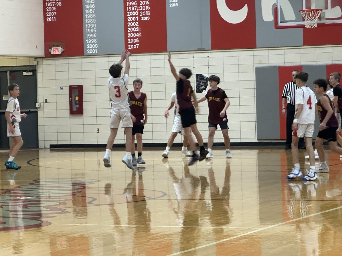 Great way to begin a short ‘Turkey’ break- B-ball with our 7th and 8th grade talented teams! Looks like a fun season ahead…!