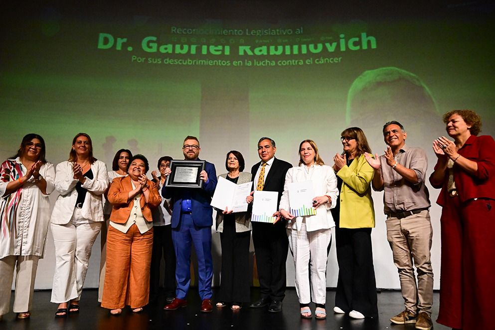 🌎 ¡Una investigación con impacto mundial!
 
👏🏻 Gabriel Rabinovich, el investigador que acerca una nueva esperanza frente al cáncer. 

👨‍🔬 A través de la <a href="/LegislaturaCBA/">Legislatura de Córdoba</a> entregamos un reconocimiento al científico nacido en la ciudad de #Córdoba y formado en la <a href="/unc_cordoba/">UNC</a>, por