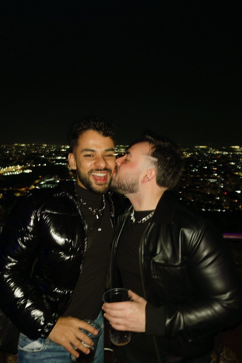 guicoutx's tweet photo. nos conhecemos:📍Facebook (LDRV 🕊️)
primeiro date:📍Baiana do Acarajé 
primeira viagem do casal:📍Lolla 2018 https://t.co/CnB0U08fw0
