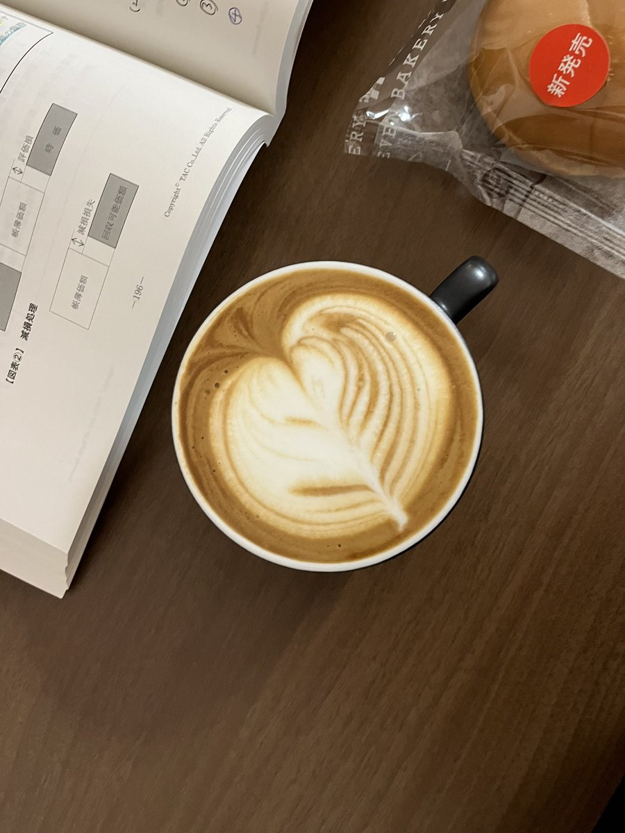 yokobdx's tweet image. きょうは水曜日
通勤を逸脱中断してベンチプレス して帰ろう
財表
計算はきょうからテキスト4冊目