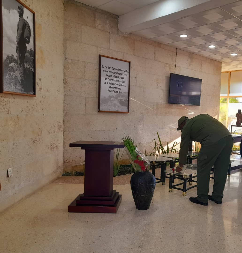 Pueblo de #Camagüey honró a nuestro Comandante en Jefe Fidel Castro Ruz a nueve años de su partida física. 

#100AñosConFidel