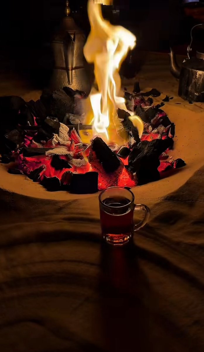 #بوح_آخر_الليل 
      
                     ༻༺༻♥༺༻༺
                       المسرة  دائمًا  ليست 
                       بالمكان إنما بالجليّس 

                   #صباح_الأشياء_المُشرقة