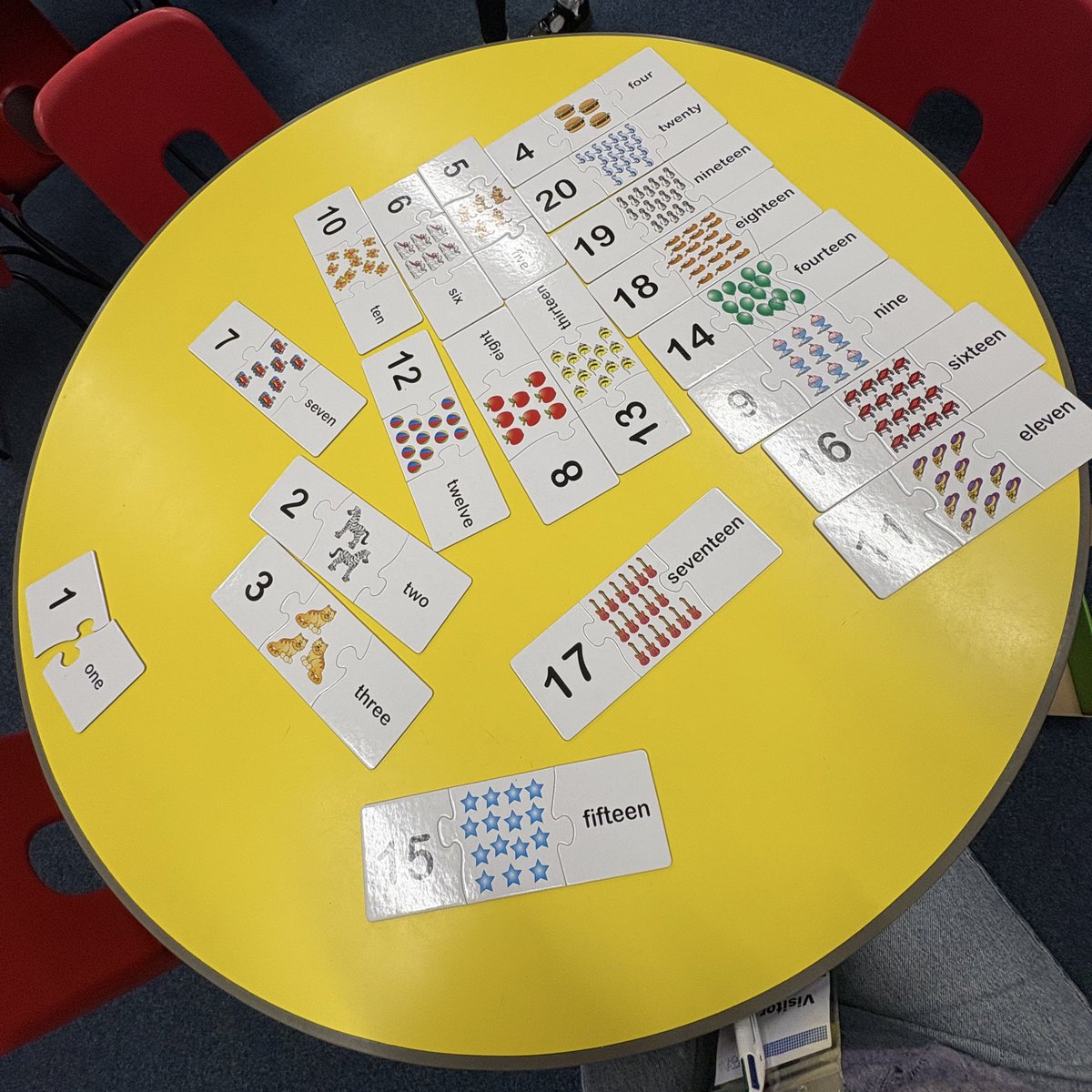 MissEvansCM's tweet image. Practicing our number recognition and counting from 1-20 inside the classroom! #Reception 🧩🔢