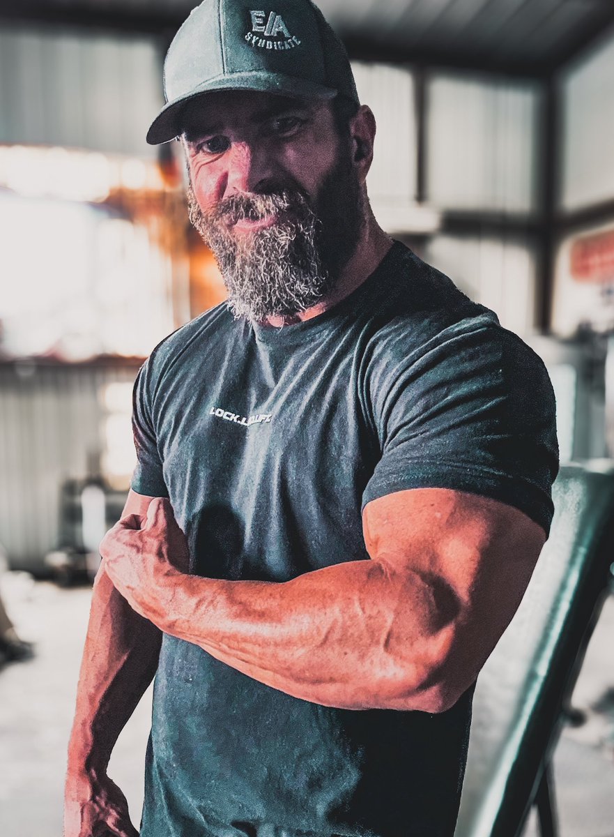 carnivore_eric's tweet image. There are literally no weights left to lift. 

You’re welcome.