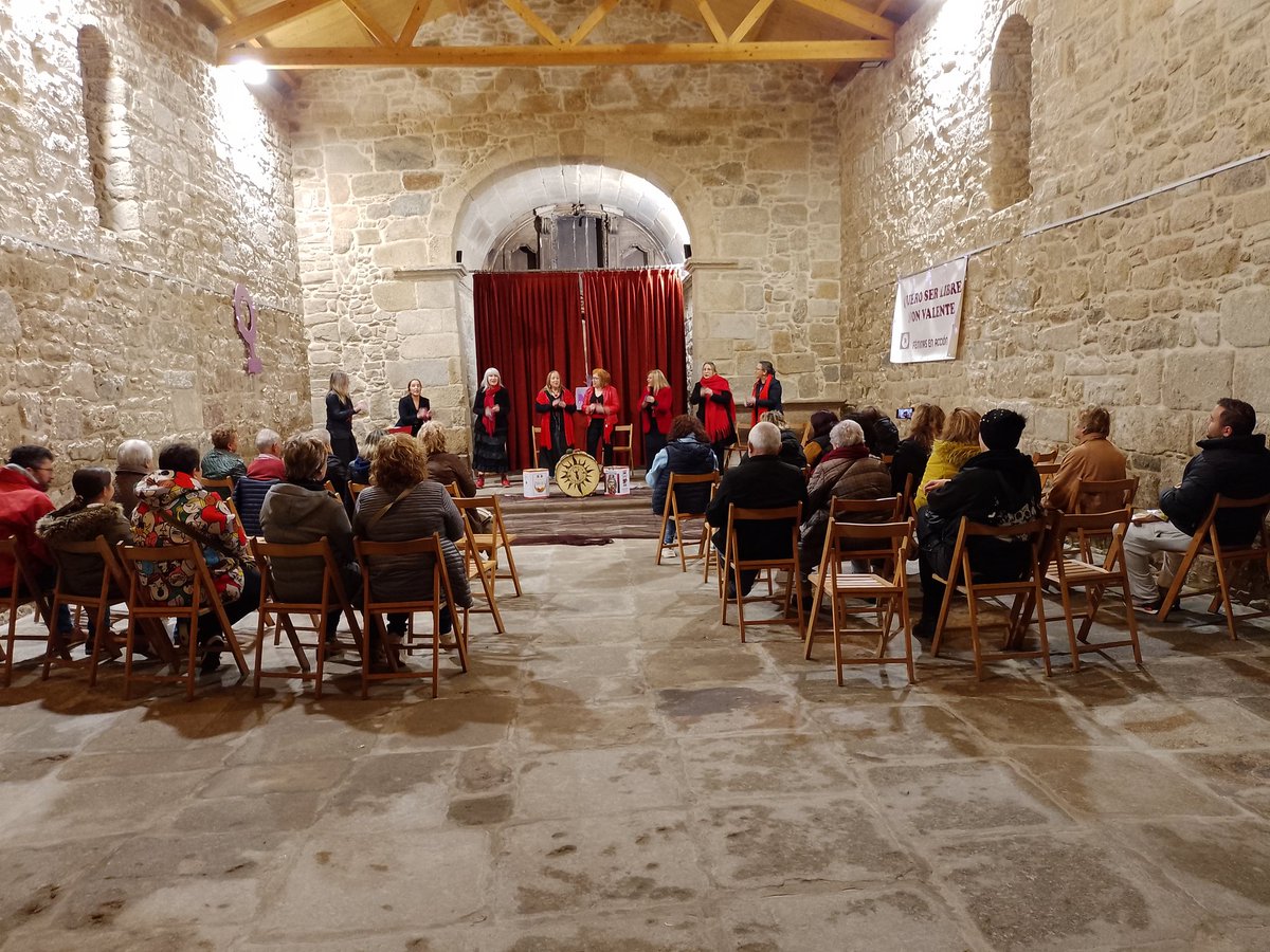 EnFeminas's tweet photo. Moitas gracias a todas e a todos que nos acompañáchedes neste 25N. Gracias tamén a Madialeva, espectaculares! 💜💪 https://t.co/HSrDVGW5y0