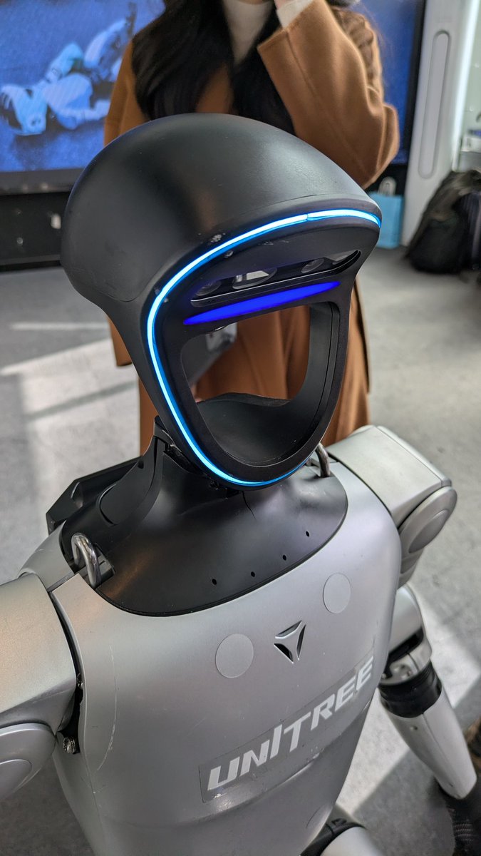 ZappyZappy7's tweet image. ロボティクスをより深く理解するための旅
まず一社目はUnitree社
ロボットに使われているテクノロジーについて意見交換
とても有意義な時間だった

訪問を受け入れてくださったUnitree社、対応してくださった社員の皆様に心より感謝の意を表したい

#Unitrre #humanoidrobot #quadrupedal #technology