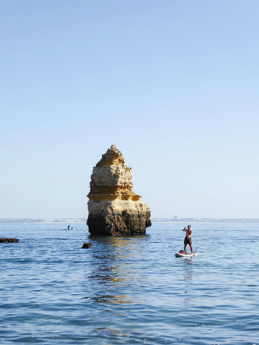 supconnect's tweet image. Golden cliffs, calm seas, and pure Algarve magic. 🇵🇹✨
Have you ever paddled the coast of Portugal?

Photo: Amy Vann

#supconnect #paddleboarding #algarve #portugal

Enter our photo contest and share your photos: supconnect.com/photo-contest-…
