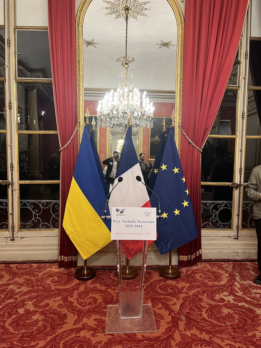 Ce soir, j’ai eu l’honneur d’assister à la remise du Prix Nathalie Pasternak 2025 au Palais du Luxembourg du <a href="/Senat/">Sénat</a> 🇫🇷🇺🇦

👏 Félicitations à Ariane Chemin, Lisa Vapné et Yves Jeuland pour leur remarquable travail sur le documentaire « Zelensky ».

#Ukraine #France #Solidarité