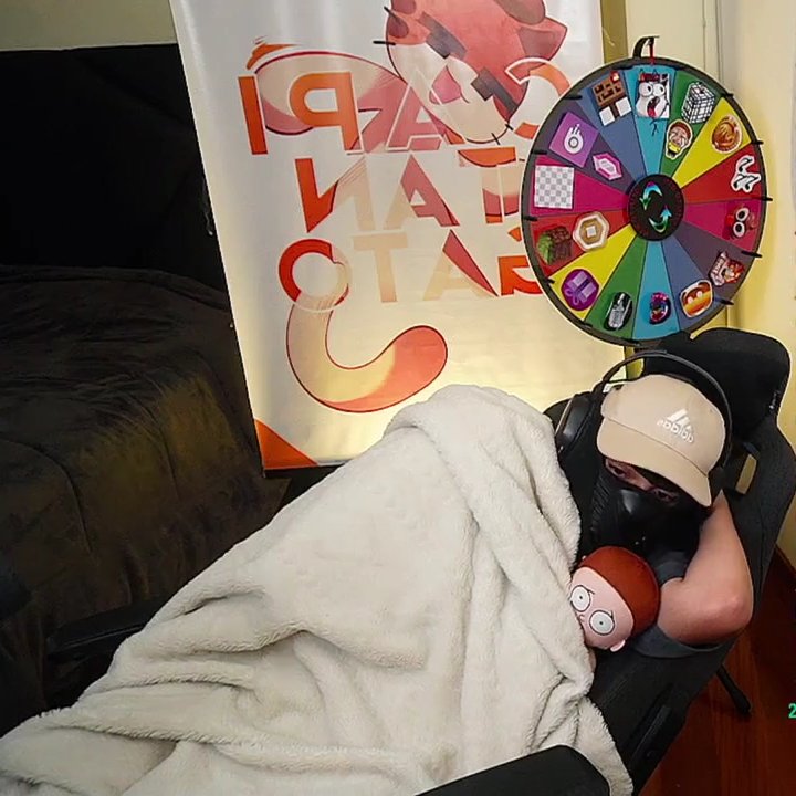 Hola cap! Desde hace 2 semanas estoy  internado, decidí ver otra vez los directos, tus videos me devolvieron los ánimos para esforzarme!! Gracias cap ❤️🫂🐈