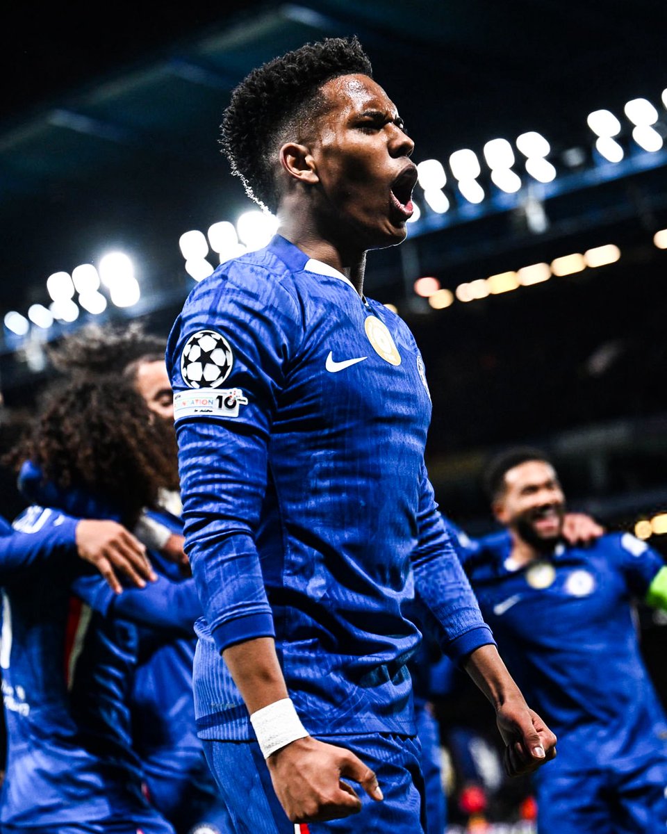 ActuFoot_'s tweet image. 🚨 Estêvão 🇧🇷 est un joueur old school selon son entraîneur Enzo Maresca 🇮🇹 :

« Estêvão est un joueur à part. 𝗖’𝗘𝗦𝗧 𝗨𝗡 𝗝𝗢𝗨𝗘𝗨𝗥 𝗔̀ 𝗟’𝗔𝗡𝗖𝗜𝗘𝗡𝗡𝗘. 

Il n'utilise pas les réseaux sociaux et se concentre uniquement sur le football. » 📱❌

🎙️ @SkySport