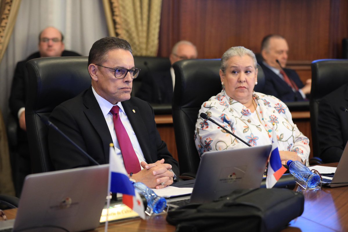 Astrid Salazar tweet media