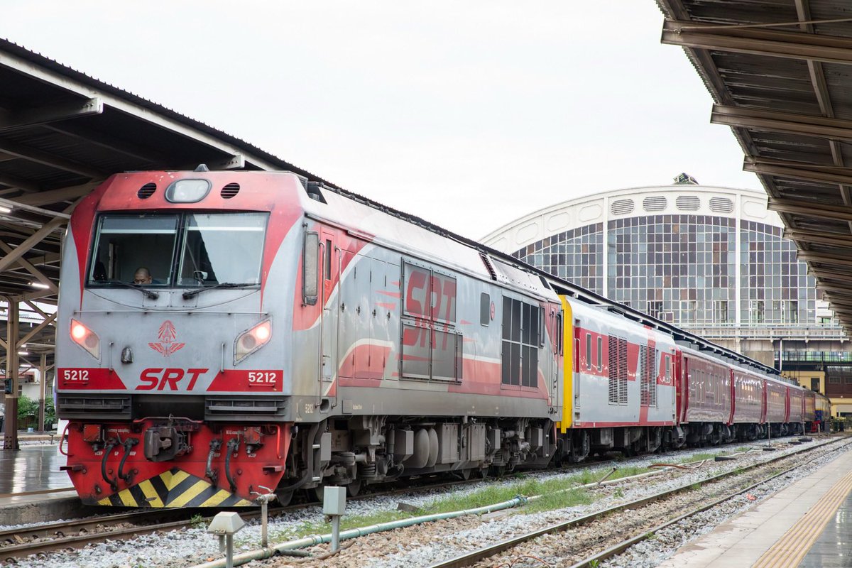 sasaki_mokei's tweet image. 改めまして。。。
タイ国鉄貸切列車の旅に参加させて頂きました。
貸切2日+前乗りで1日観光という割と弾丸ツアーな感じでしたがめちゃくちゃ楽しかったです。
本当お誘い頂きありがとございました。
色々ステッカーも買ったので模型の方も。。。