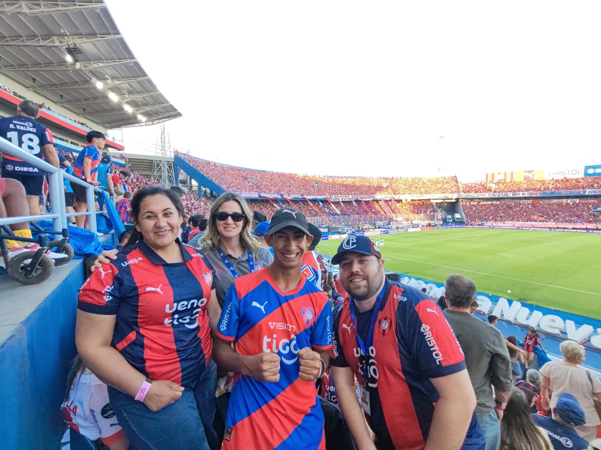 Recibimos el video de Josias, él nos contaba sobre su fanatismo y su deseo de conocer la Nueva Olla!
Bienvenido siempre Josias!  
Villeta  es del Ciclón 💙❤️