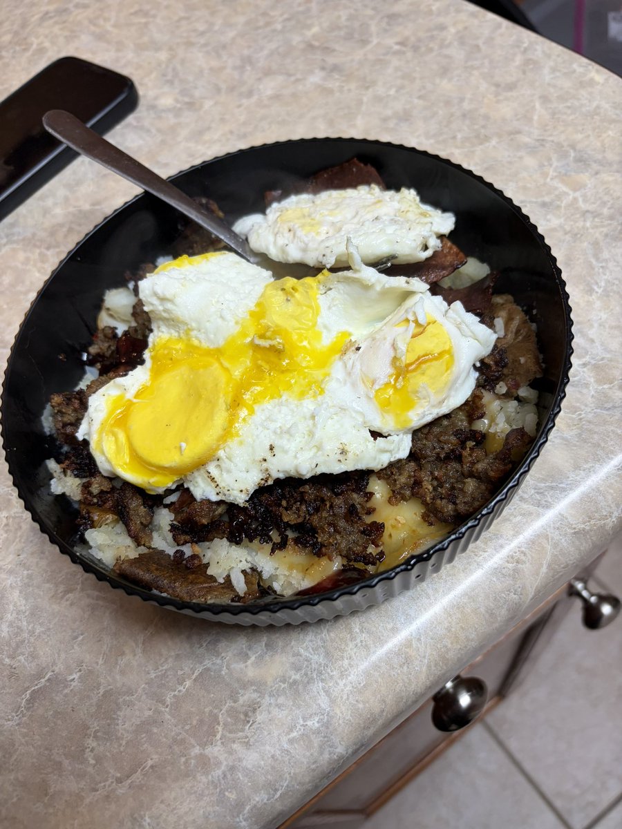 soonfully's tweet image. Eggs, ghost pepper cheese, baked potato, hot jimmy dean sausage, grape jam, turkey bacon
$ethusd
$btcusd
$solusd
$jd
$nio
$bull
$bmnr