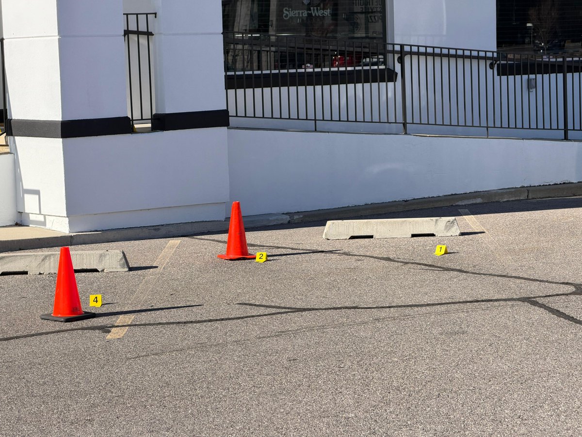 SLCScanner's tweet image. One suspect hospitalized, one at large after attempted burglary at Murray jewelry store gephardtdaily.com/local/one-susp… via @GephardtDaily